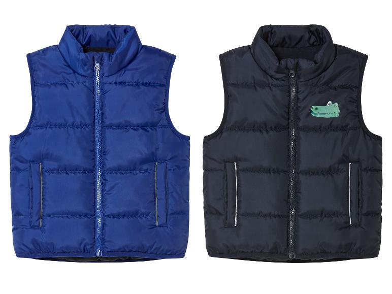 Kinder-Steppwesten: dunkelblau und blau mit gesticktem Krokodil.