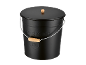 Schwarzer 15 L Ascheeimer mit Deckel und Holzgriff.