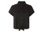 Schwarzes Knoten-Shirt, kurze Ärmel.