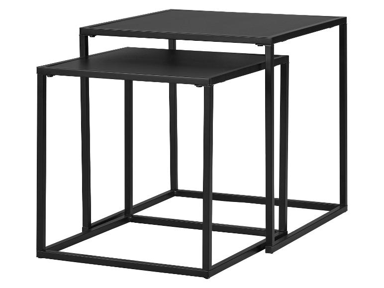 Set aus zwei schwarzen Metall-Beistelltischen mit eckigem Design.