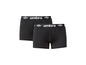 Zwei schwarze Umbro Boxershorts.