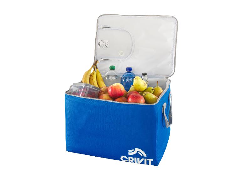 Blaue Crivit Kühltasche mit Obst, Getränken und Bananen.