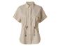 Beige Leinenhemd, kurze Ärmel, lässiger Stil.
