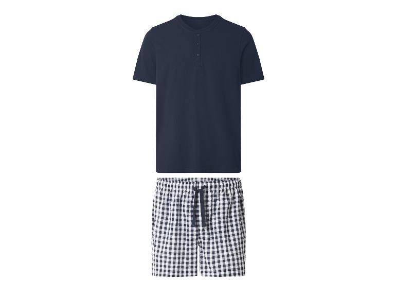 Herren-Kurzarm-Pyjama-Set mit Oberteil und karierten Shorts.