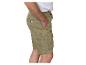 Herren-Cargoshorts in Beige mit Seitentasche und schwarzem Etikett.