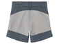 Graue und dunkelblaue Herren-Shorts.