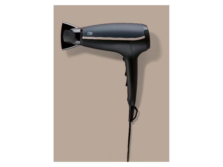 Schwarzer Haartrockner mit Stylingdüse