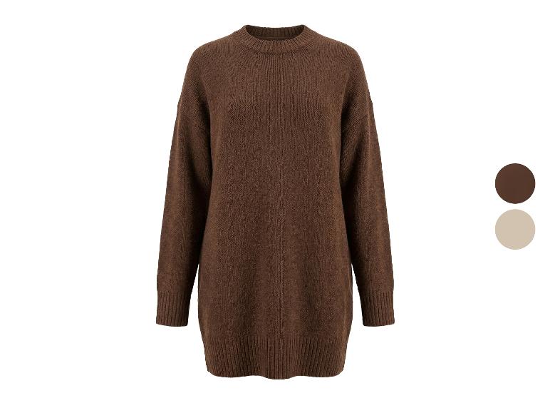 Braunes Strickkleid mit langen Ärmeln und Farbmustern