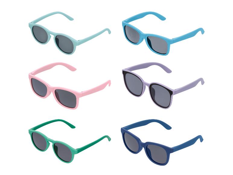 Sechs bunte Kinder-Sonnenbrillenpaare, darunter Blau, Rosa, Grün und Lila.
