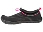 Schwarze Wasserschuhe mit rosafarbenen Akzenten