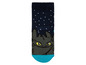 Ein Paar Socken mit einem Druck eines Nachtfurys aus dem Film 'Drachenzähmen leicht gemacht'.