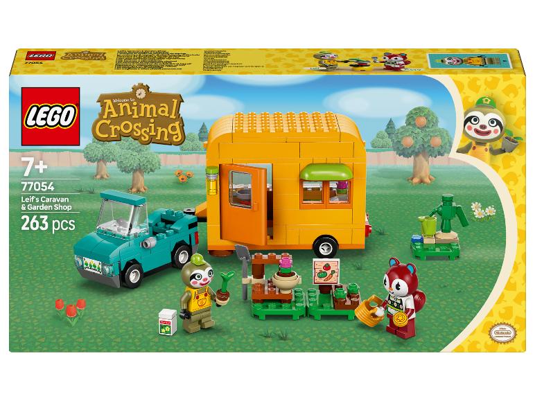LEGO Animal Crossing Leifs Wohnwagen & Gartenladen Set mit einem türkisfarbenen Truck und einem gelben Wohnmobil.