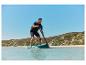 Stand-Up-Paddleboard und Paddel: Mann beim SUP.