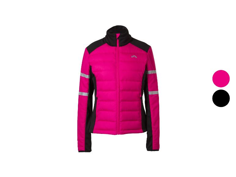 Fuchsiafarbene Damen-Steppjacke mit schwarzen Einsätzen und reflektierenden Streifen.