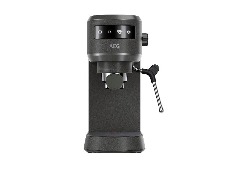 Dunkelgraue Kaffeemaschine mit Bedienfeld und Dampfdüse.