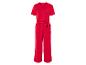 Roter Jumpsuit mit Knöpfen und Gürtel.