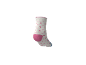 Weiße Kindersocke mit Herzen, rosa Ferse und blauer Spitze.