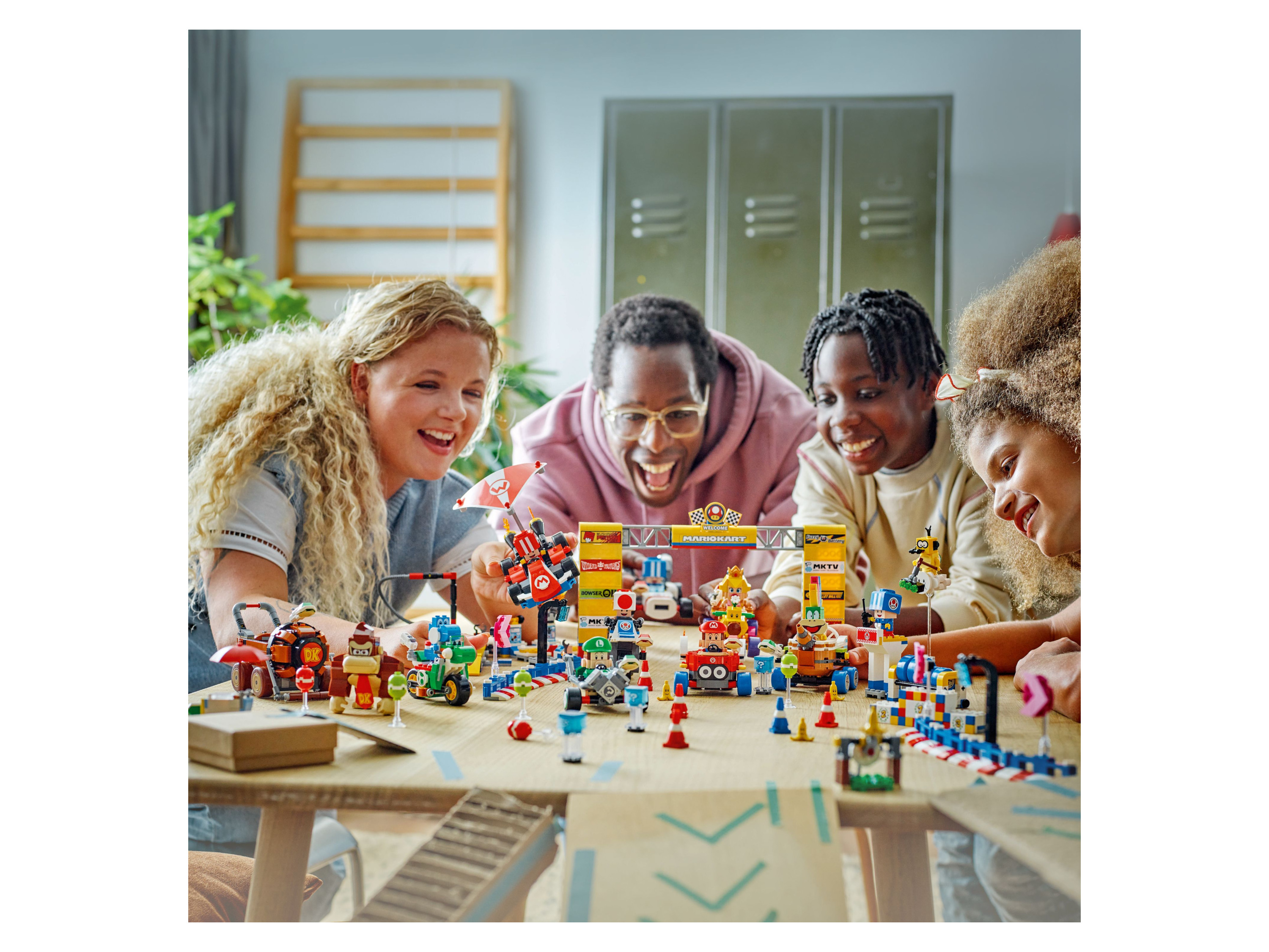 Thumbnail - LEGO® Super Mario 72034 Mario Kart™ – Baby Mario vs. Baby Luigi