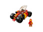 Ein rotes LEGO Ninjago Auto mit einer Minifigur