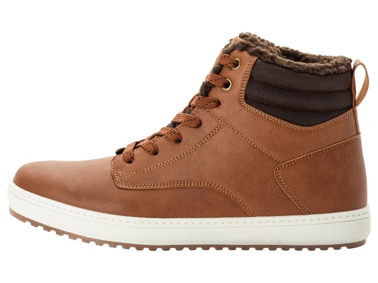 Braune Lederstiefel mit weißer Sohle