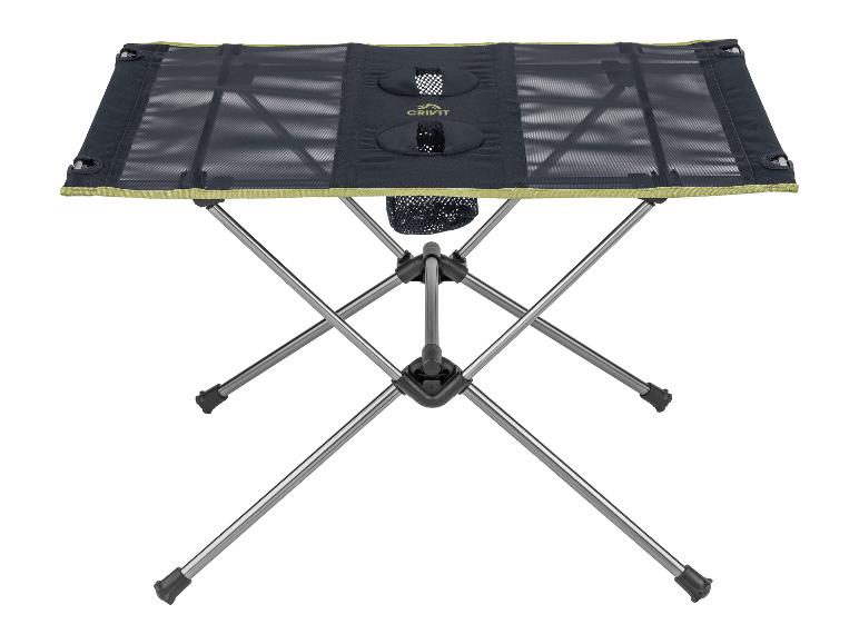 Klappbarer Campingtisch mit schwarzer Netzoberfläche und Metallbeinen.