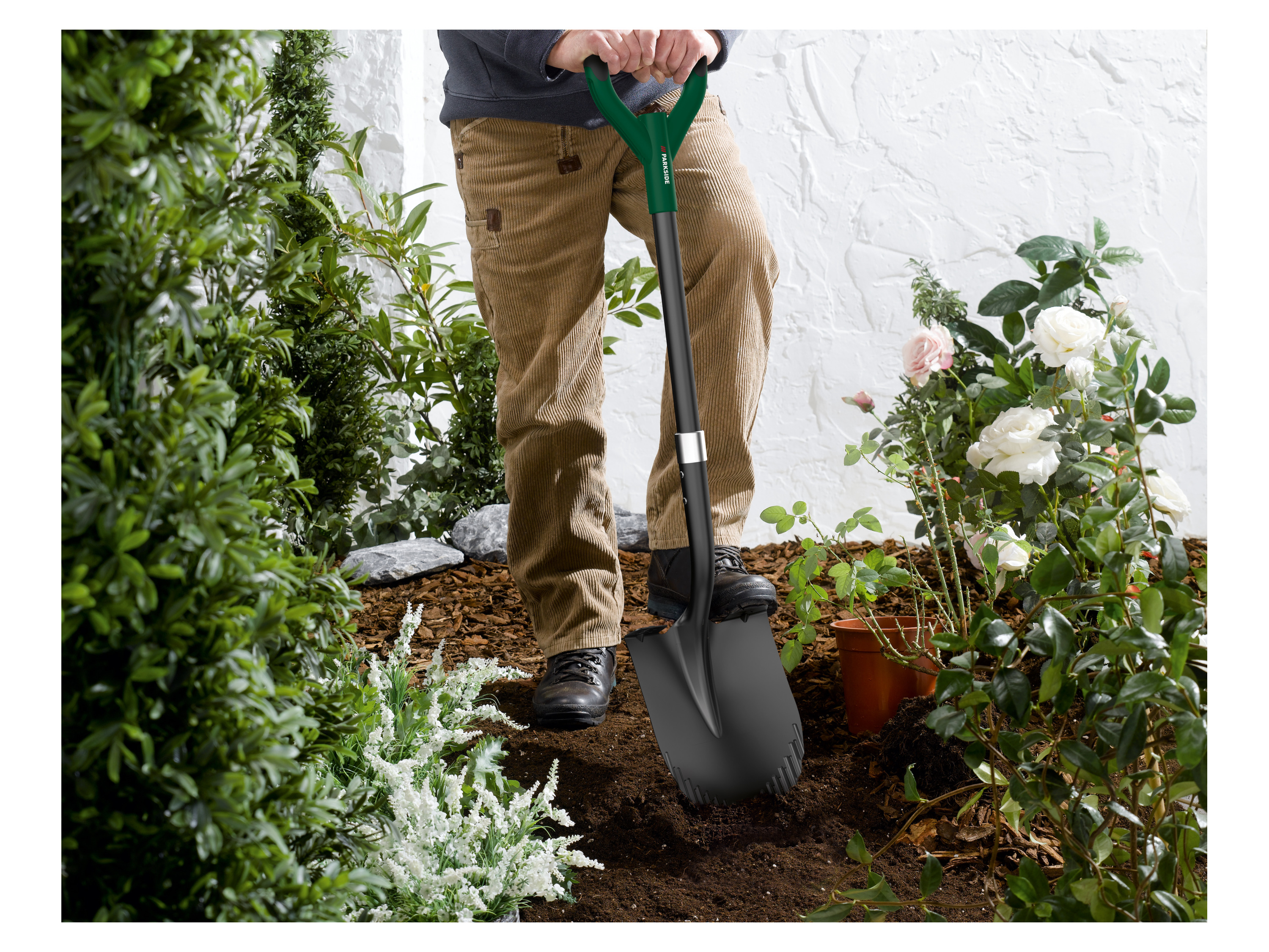 PARKSIDE® Spaten mit Wurzelsäge / Schaufel mit Wellenschliff – Bild 2 von 4