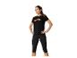 Schwarzes Sport-Shirt und Leggings.