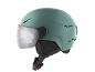 Grüner Skihelm mit Visier und Kinnriemen