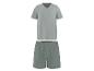 Graues Herren-V-Ausschnitt-T-Shirt und graugrüne Shorts.