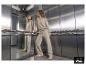 Frau im Aufzug in ESMARA® Damen-Sweatshirt und passender Hose. [KI-generiertes Bild]