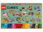 LEGO Classic Box mit verschiedenen LEGO-Sets, darunter ein Schloss, ein Boot und ein Auto.