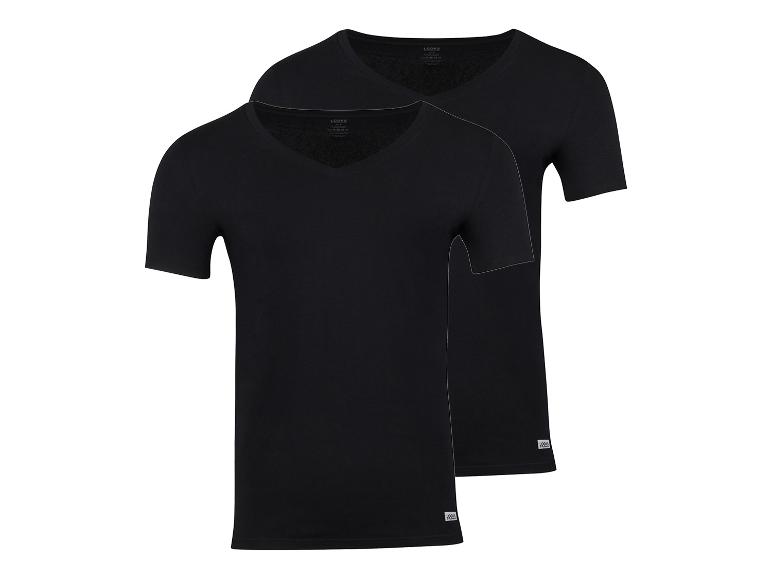 Zwei schwarze V-Ausschnitt T-Shirts, eines vor dem anderen.