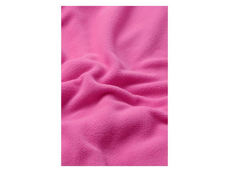 Rosa Fleecestoff mit weichen Falten.