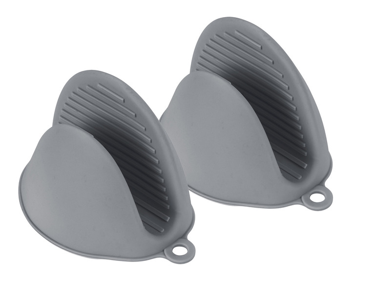 Zwei graue Silikon-Ofenhandschuhe.