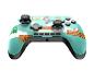 Gamecontroller mit Super Mario-Thema, blauem Hintergrund und Ziegelmustern.