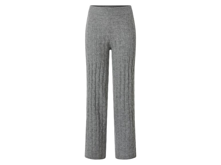 Graue Strickhose mit Rippenmuster