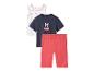 Kinderkleidungsset mit weißem Kirsch-Top, dunkelblauem Kirsch-T-Shirt und roten Shorts.