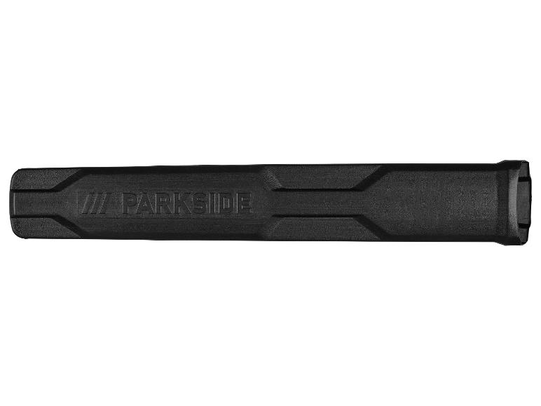 Eine schwarze Parkside Motorsägen Scheide.