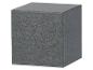 Grauer, texturierter Würfel auf weißem Hintergrund.