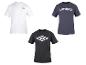 Drei T-Shirts: ein weißes T-Shirt mit einem kleinen Logo, ein dunkelblaues T-Shirt mit 'umbro' darauf und ein schwarzes T-Shirt mit einem weißen Logo.