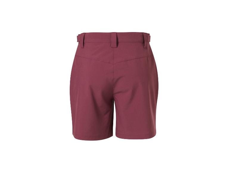 Rückansicht einer bordeauxroten Damenshorts mit Gürtelschlaufen.