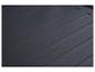 Nahaufnahme einer dunkelgrauen, gerillten Oberfläche mit feiner Textur