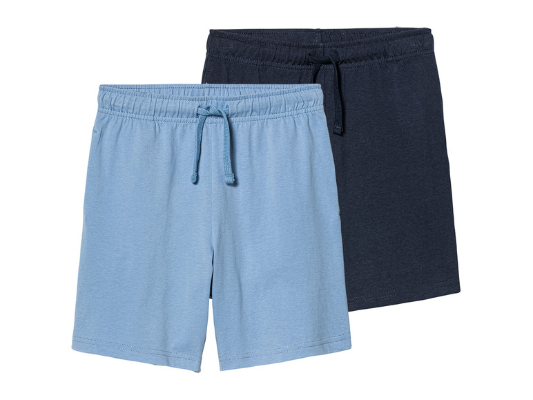 Zwei Shorts, eine hellblaue und eine dunkelblaue.