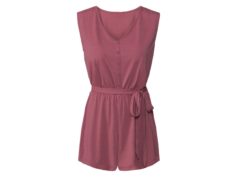 Ein rosafarbener Jumpsuit mit Knöpfen und einer Schleife.