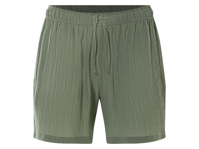 Khaki Shorts aus leichtem Stoff, lässiger Stil.