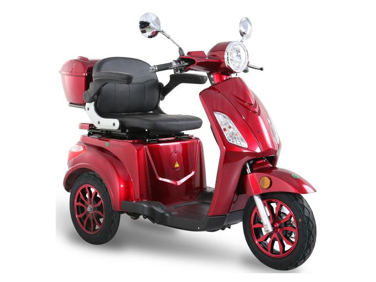 Ein roter Elektromotorroller mit Sitz und Kofferraum.
