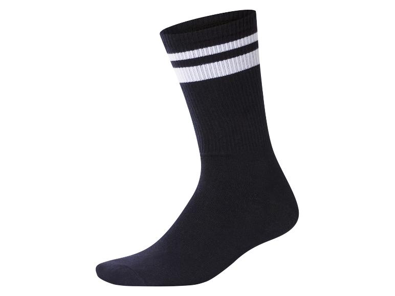 Schwarze Socke mit zwei weißen Streifen oben.