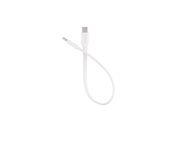 Weißes Ladekabel mit USB-C- und Audio-Klinkenanschluss.