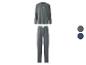 Dunkelgraues Herren-Pyjama-Set mit Langarmshirt und Hose, mit Logo.
