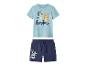 Kinder-Set mit hellblauem T-Shirt und dunkelblauen Shorts, beide mit Zeichentrickfiguren-Prints.